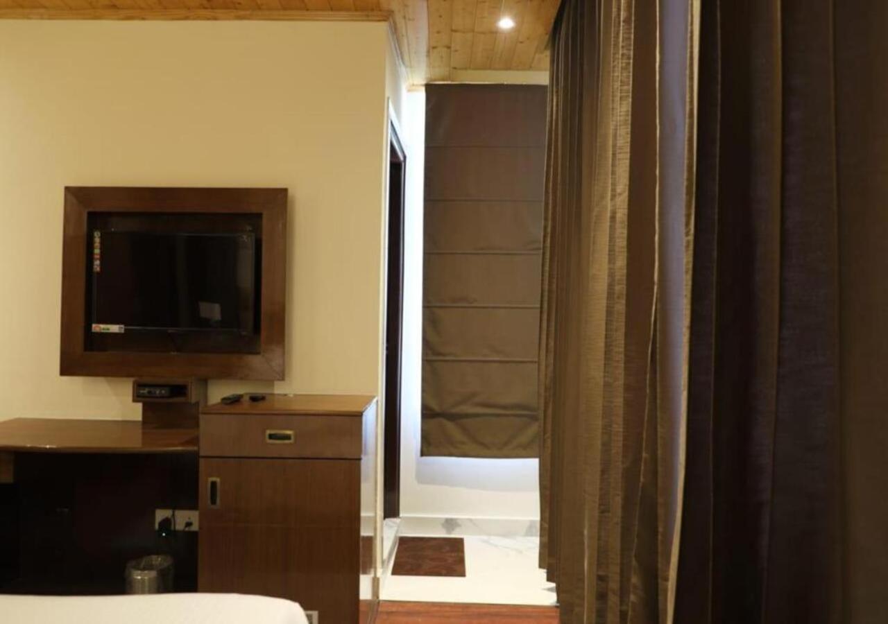 The Alpine Retreat Hotel Shimla Buitenkant foto