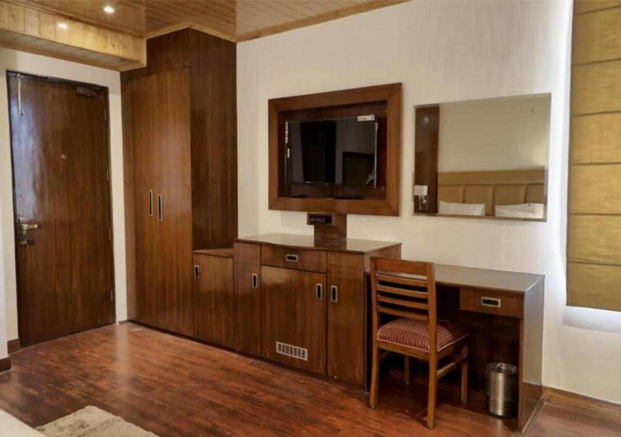 The Alpine Retreat Hotel Shimla Buitenkant foto