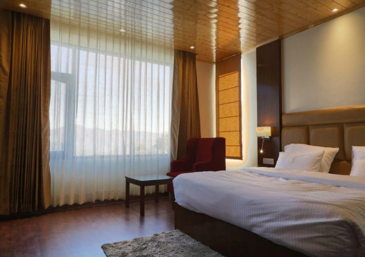 The Alpine Retreat Hotel Shimla Buitenkant foto