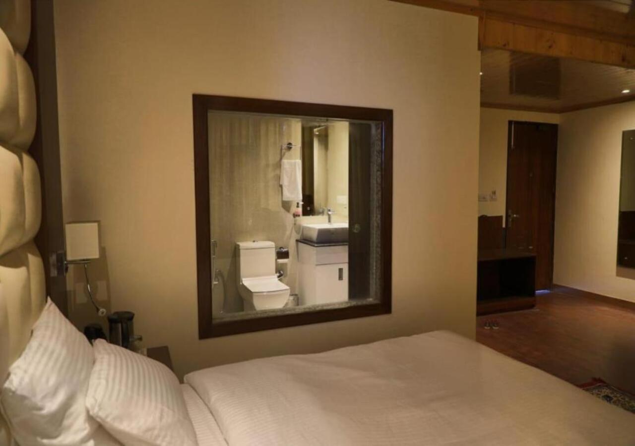The Alpine Retreat Hotel Shimla Buitenkant foto