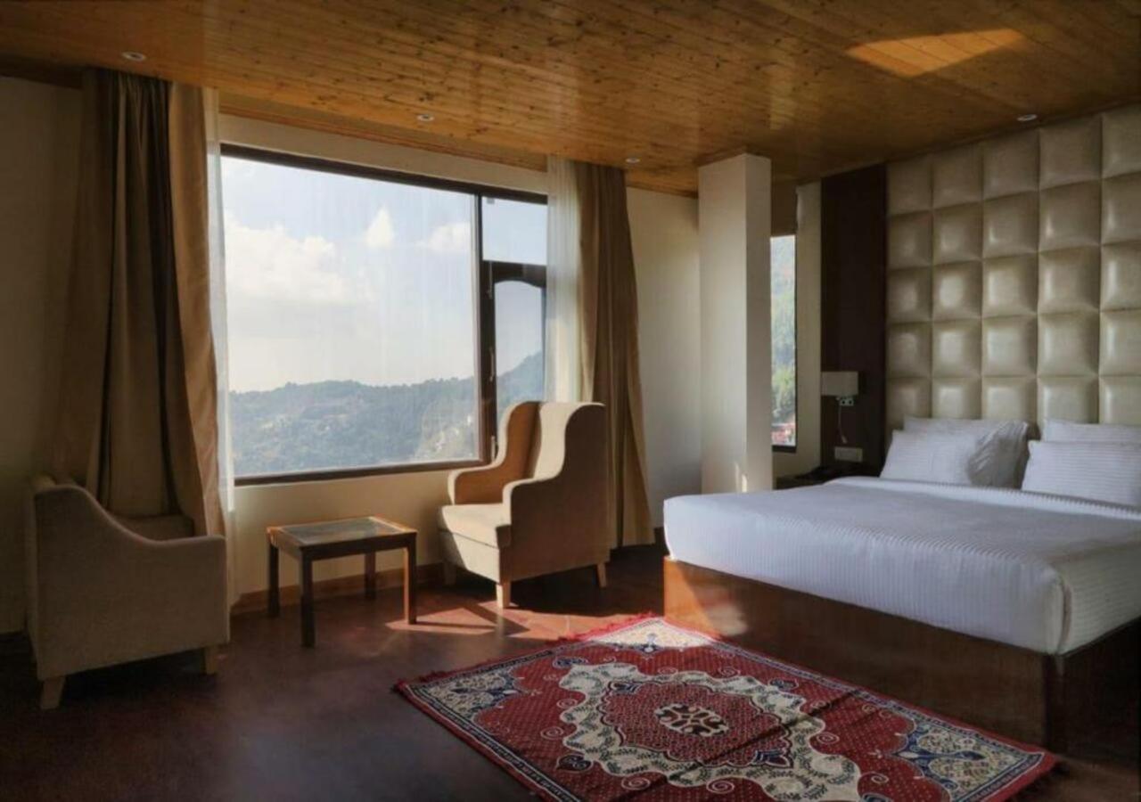 The Alpine Retreat Hotel Shimla Buitenkant foto